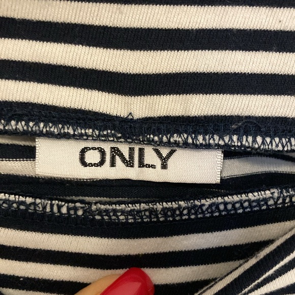 EUC Only black & white striped pencil skirt. Side slit. Size medium. - Picture 3 of 5